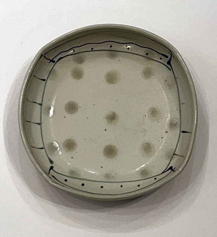 Fortuna -low bowl with grey dots