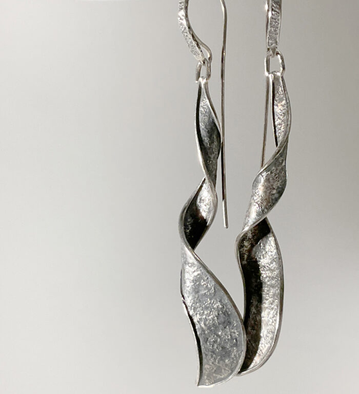 Lou Zeldis, Silver Swing Earrings