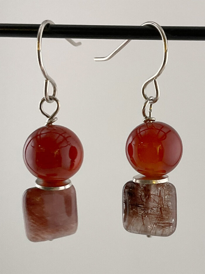 Christine Sundt, Amis earrings