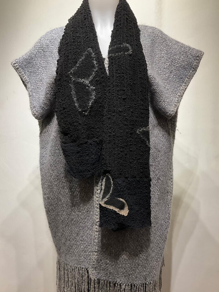 Ana Lisa Hedstrom, Black and gray scarf